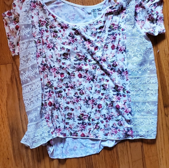 Abound S Top - Picture 4 of 4